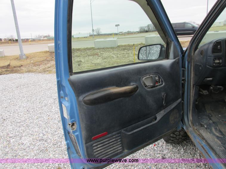 image for item K2010 1996 Chevrolet Cheyenne 2500 pickup truck