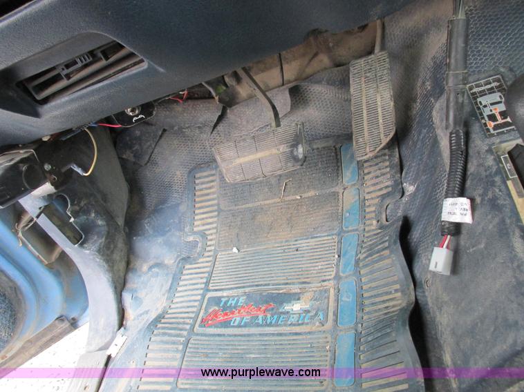 image for item K2010 1996 Chevrolet Cheyenne 2500 pickup truck