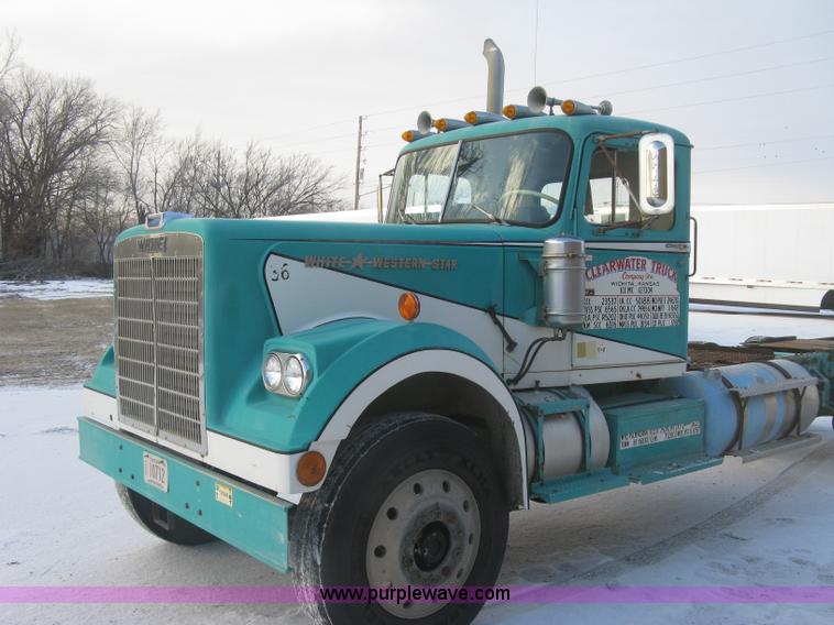 image for item K2779 1974 White Western Star 4964-2 semi truck
