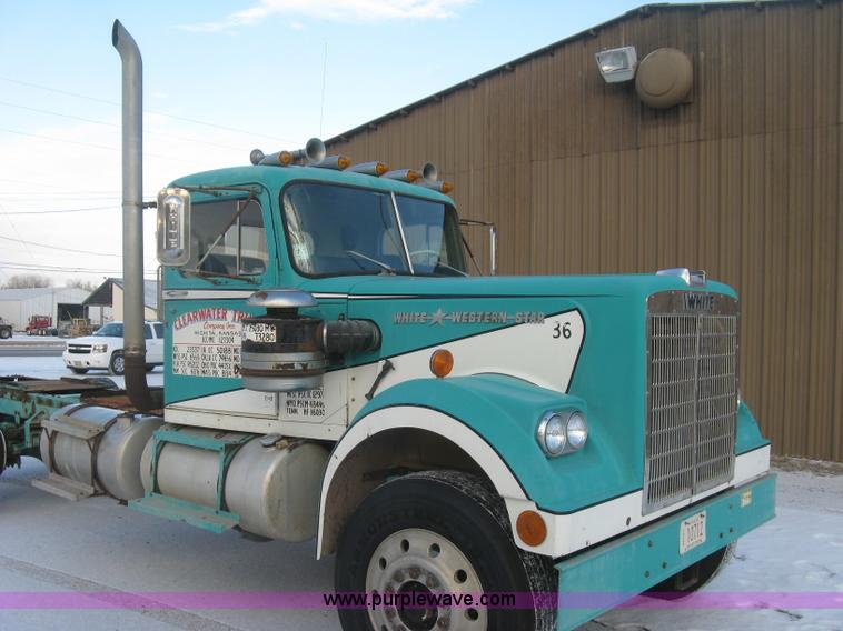 image for item K2779 1974 White Western Star 4964-2 semi truck