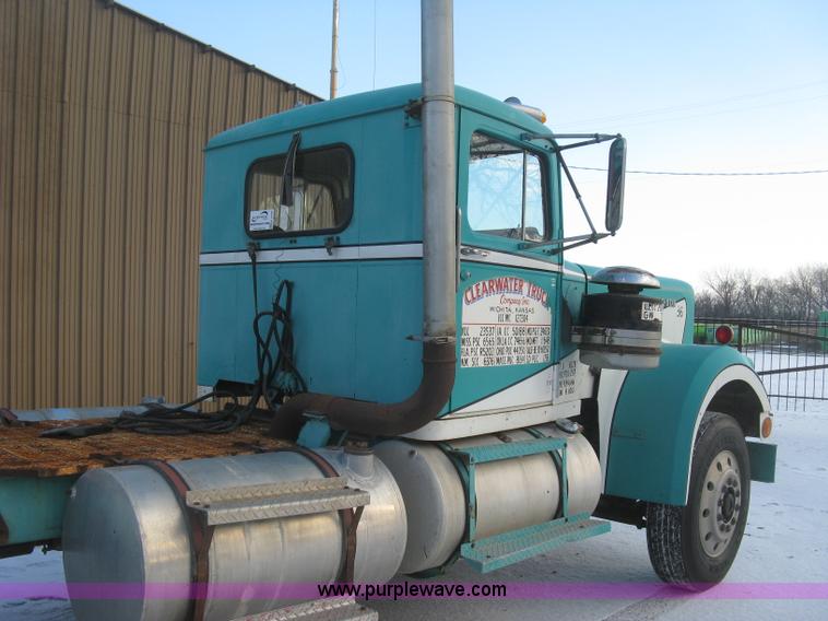 image for item K2779 1974 White Western Star 4964-2 semi truck
