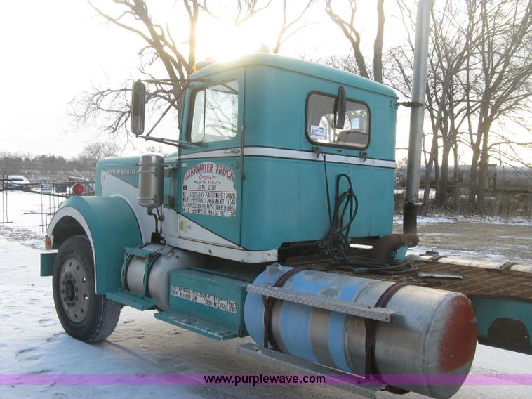 image for item K2779 1974 White Western Star 4964-2 semi truck