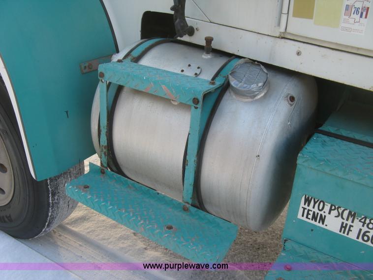 image for item K2779 1974 White Western Star 4964-2 semi truck