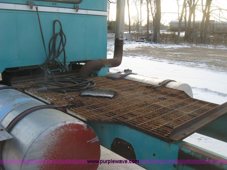 image for item K2779 1974 White Western Star 4964-2 semi truck