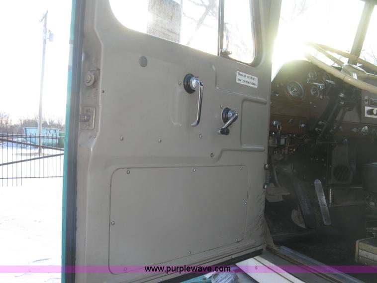 image for item K2779 1974 White Western Star 4964-2 semi truck