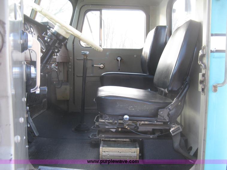 image for item K2779 1974 White Western Star 4964-2 semi truck