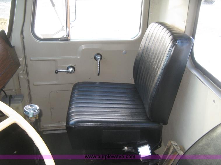 image for item K2779 1974 White Western Star 4964-2 semi truck