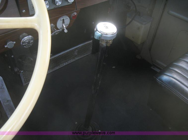 image for item K2779 1974 White Western Star 4964-2 semi truck