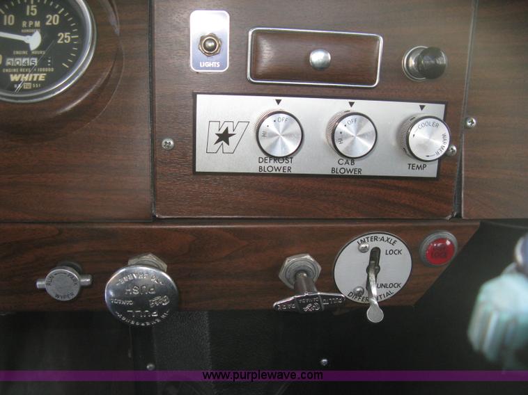 image for item K2779 1974 White Western Star 4964-2 semi truck