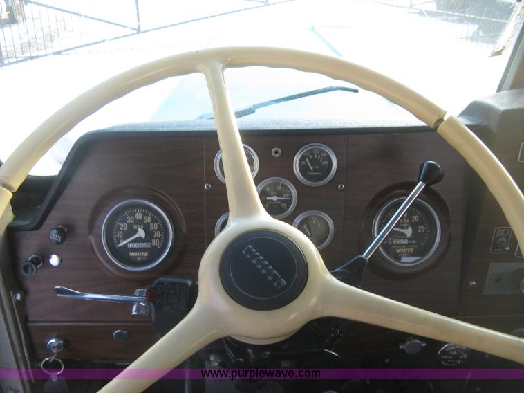 image for item K2779 1974 White Western Star 4964-2 semi truck