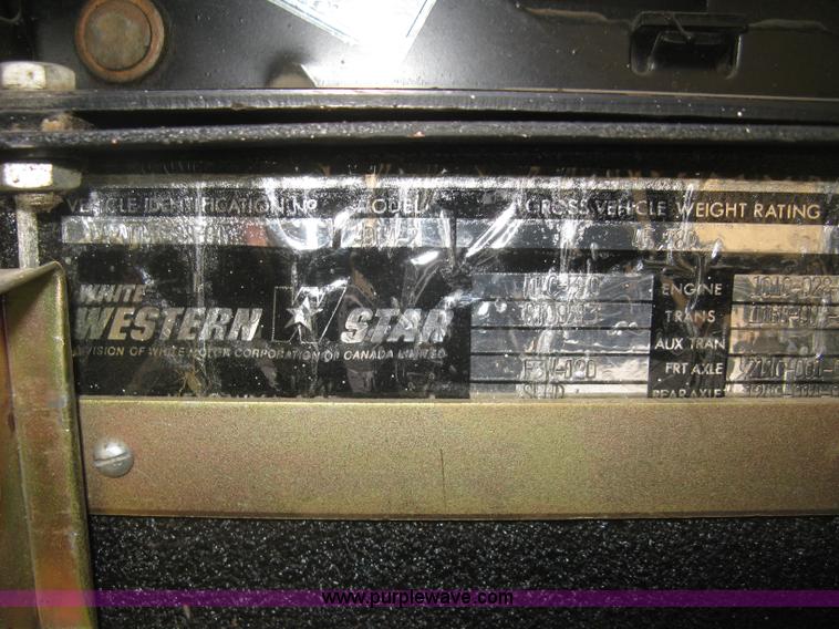 image for item K2779 1974 White Western Star 4964-2 semi truck