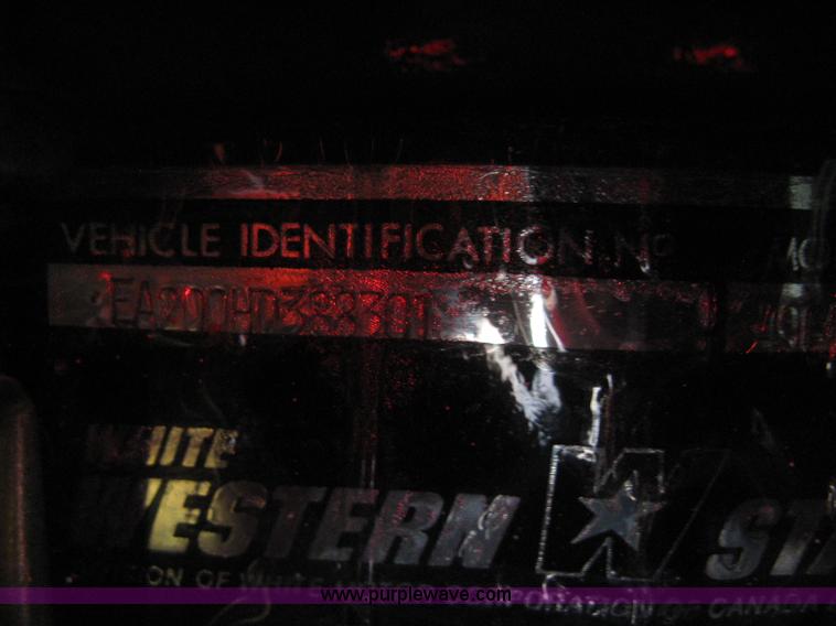 image for item K2779 1974 White Western Star 4964-2 semi truck