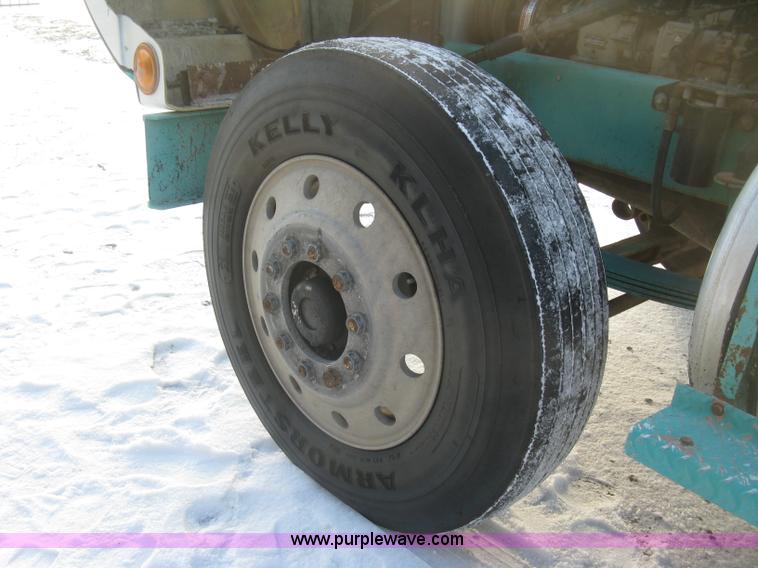 image for item K2779 1974 White Western Star 4964-2 semi truck