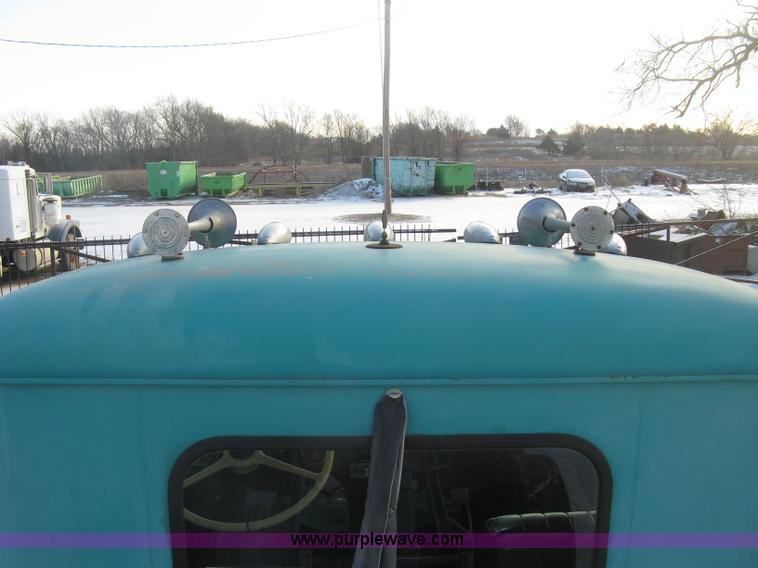 image for item K2779 1974 White Western Star 4964-2 semi truck