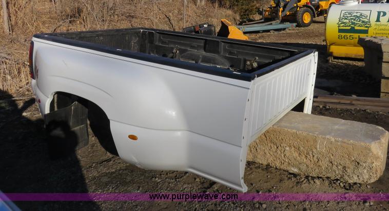 image for item K7019 2008 Chevrolet 3500 pickup truck bed