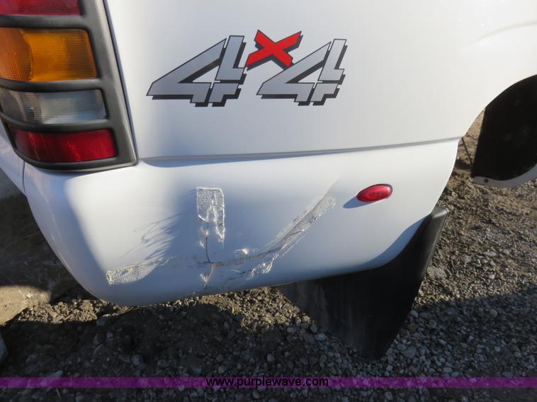 image for item K7019 2008 Chevrolet 3500 pickup truck bed