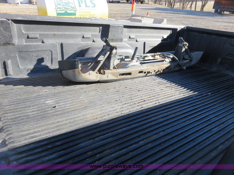 image for item K7019 2008 Chevrolet 3500 pickup truck bed