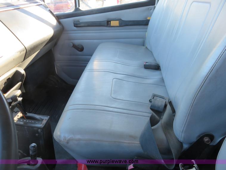 image for item K7040 2000 Freightliner FL50 box truck