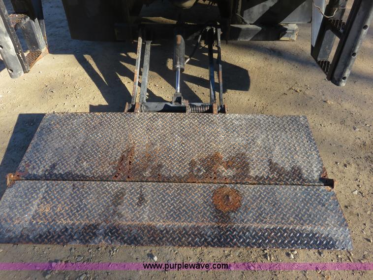 image for item K7040 2000 Freightliner FL50 box truck