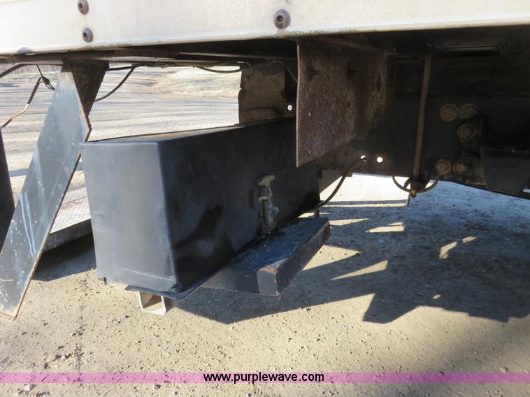 image for item K7040 2000 Freightliner FL50 box truck