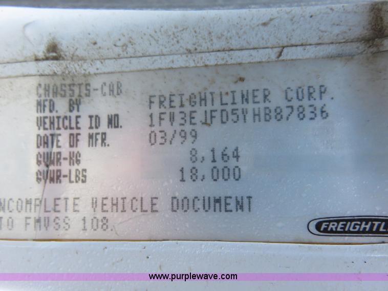 image for item K7040 2000 Freightliner FL50 box truck