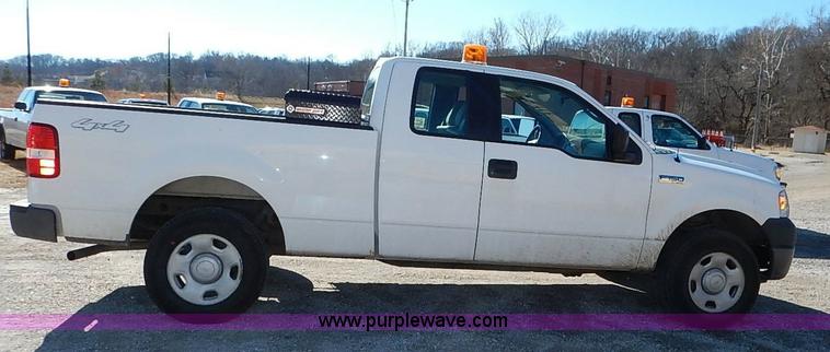 image for item K7050 2006 Ford F150 XL SuperCab pickup truck