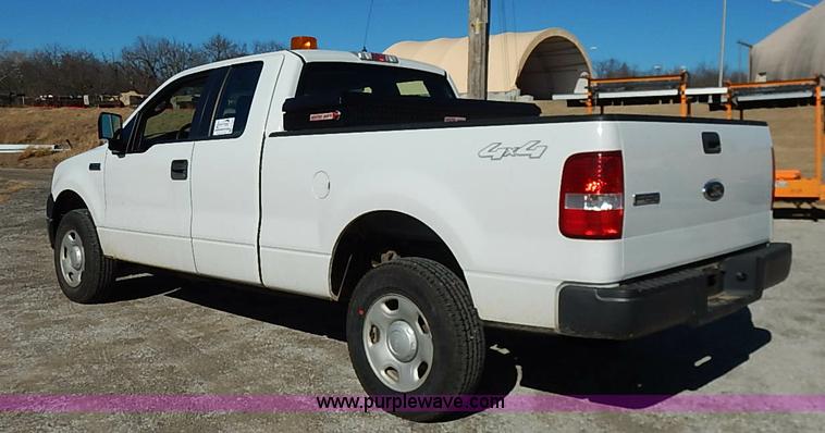 image for item K7050 2006 Ford F150 XL SuperCab pickup truck