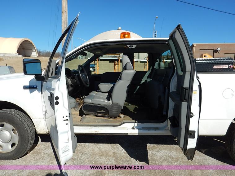 image for item K7050 2006 Ford F150 XL SuperCab pickup truck