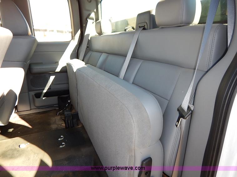 image for item K7050 2006 Ford F150 XL SuperCab pickup truck