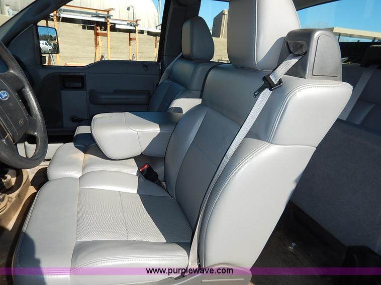 image for item K7050 2006 Ford F150 XL SuperCab pickup truck