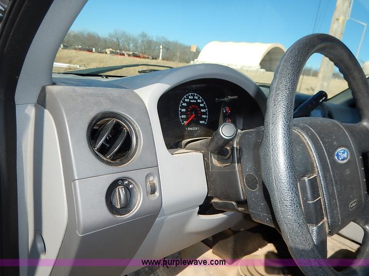 image for item K7050 2006 Ford F150 XL SuperCab pickup truck