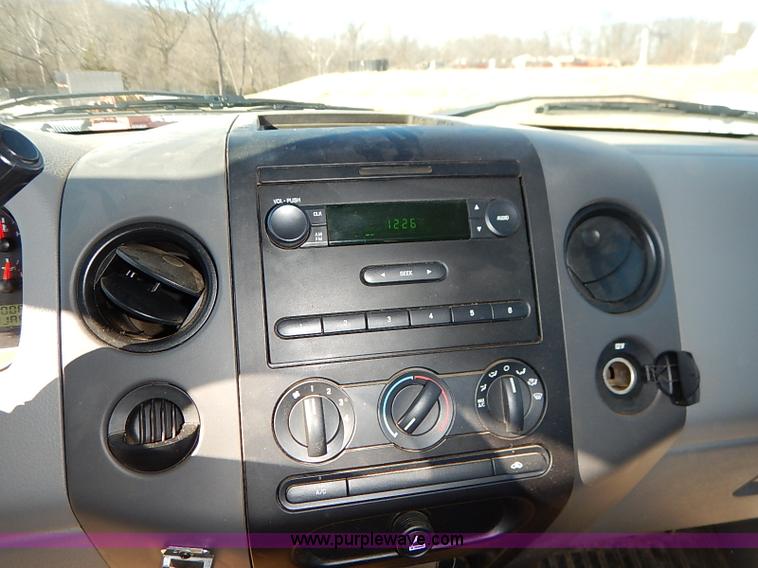 image for item K7050 2006 Ford F150 XL SuperCab pickup truck