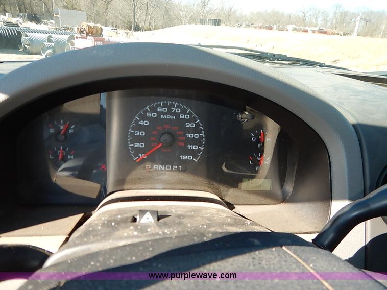 image for item K7050 2006 Ford F150 XL SuperCab pickup truck