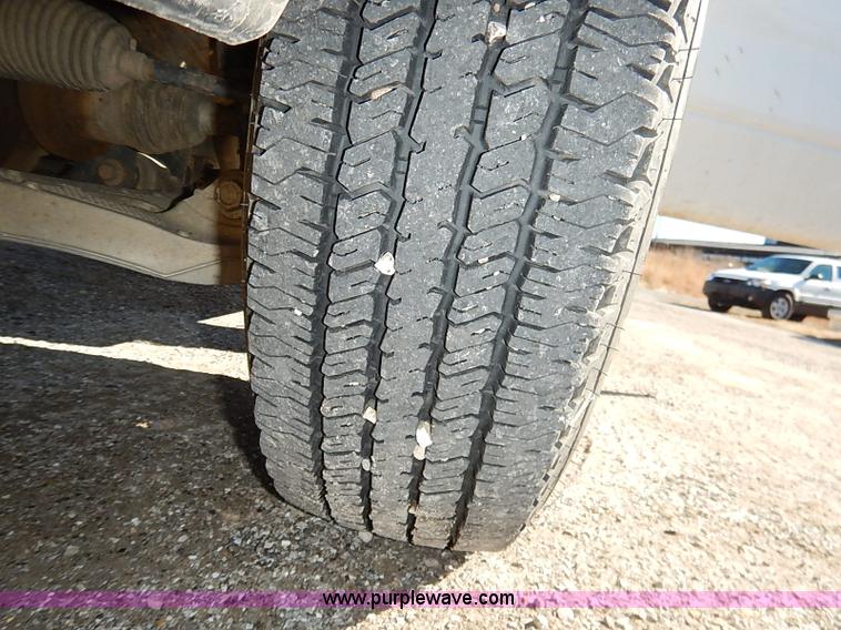 image for item K7050 2006 Ford F150 XL SuperCab pickup truck