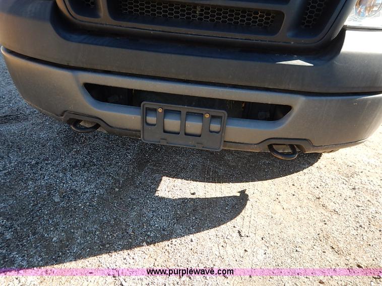 image for item K7050 2006 Ford F150 XL SuperCab pickup truck