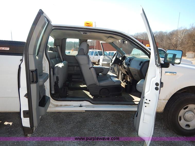 image for item K7050 2006 Ford F150 XL SuperCab pickup truck
