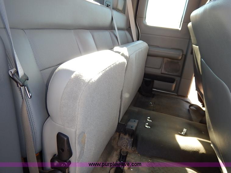 image for item K7050 2006 Ford F150 XL SuperCab pickup truck