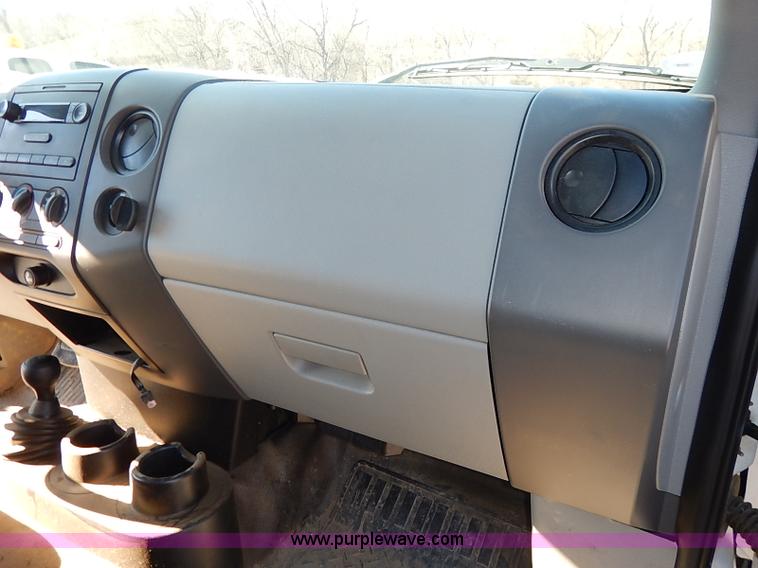 image for item K7050 2006 Ford F150 XL SuperCab pickup truck