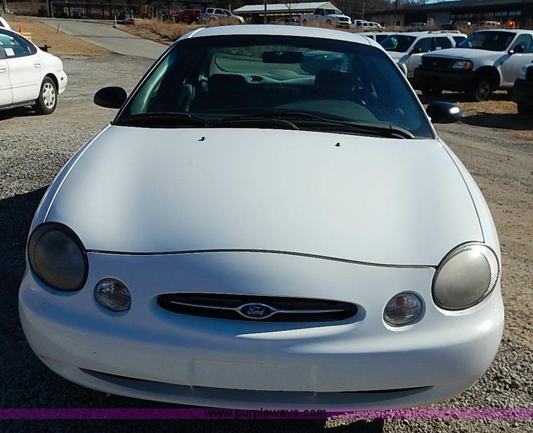 image for item K7051 1999 Ford Taurus LX