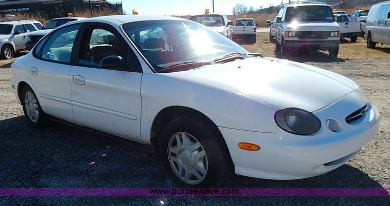 image for item K7051 1999 Ford Taurus LX