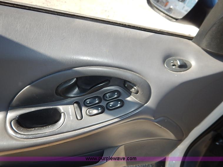 image for item K7051 1999 Ford Taurus LX