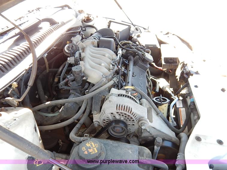 image for item K7051 1999 Ford Taurus LX