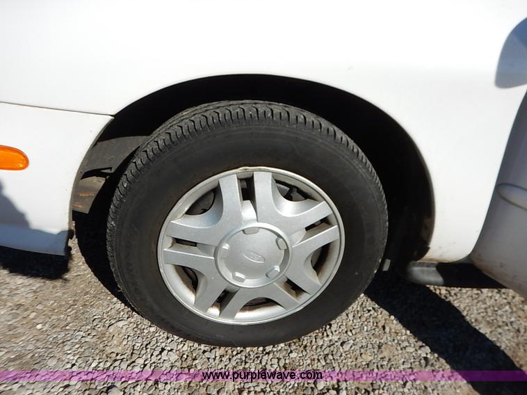 image for item K7051 1999 Ford Taurus LX