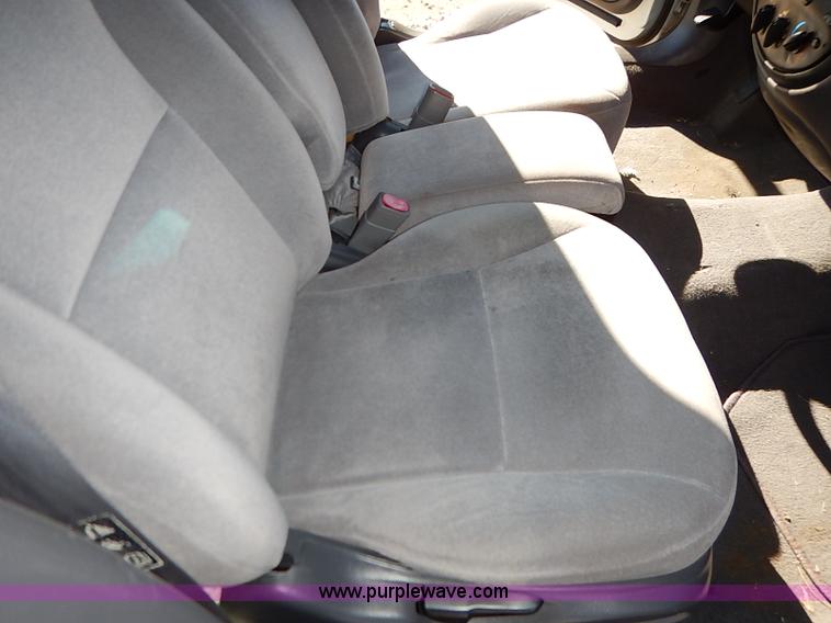 image for item K7051 1999 Ford Taurus LX