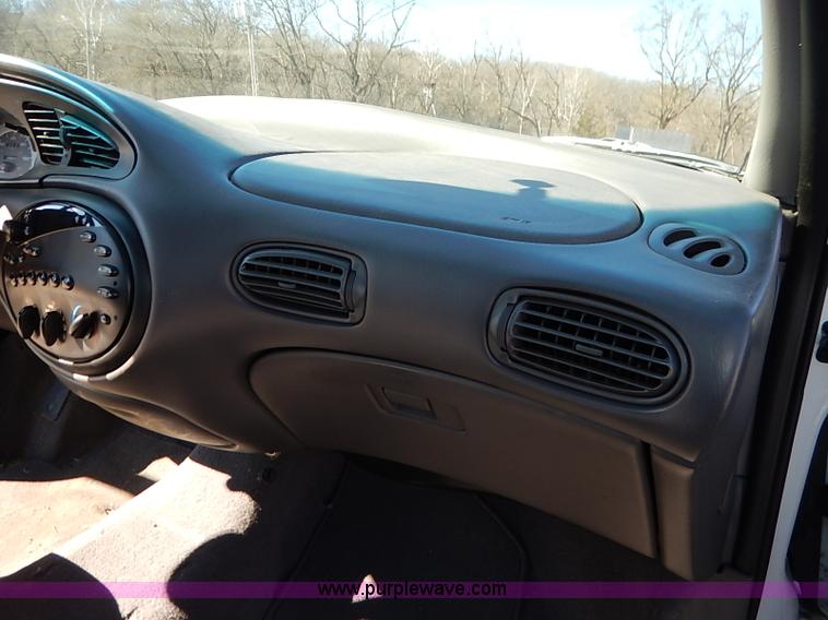 image for item K7051 1999 Ford Taurus LX