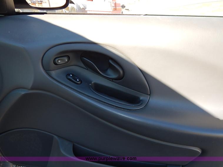 image for item K7051 1999 Ford Taurus LX