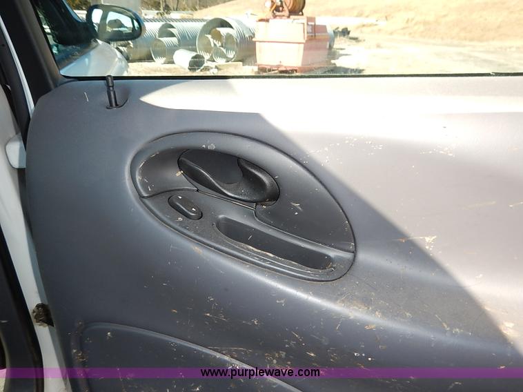 image for item K7051 1999 Ford Taurus LX