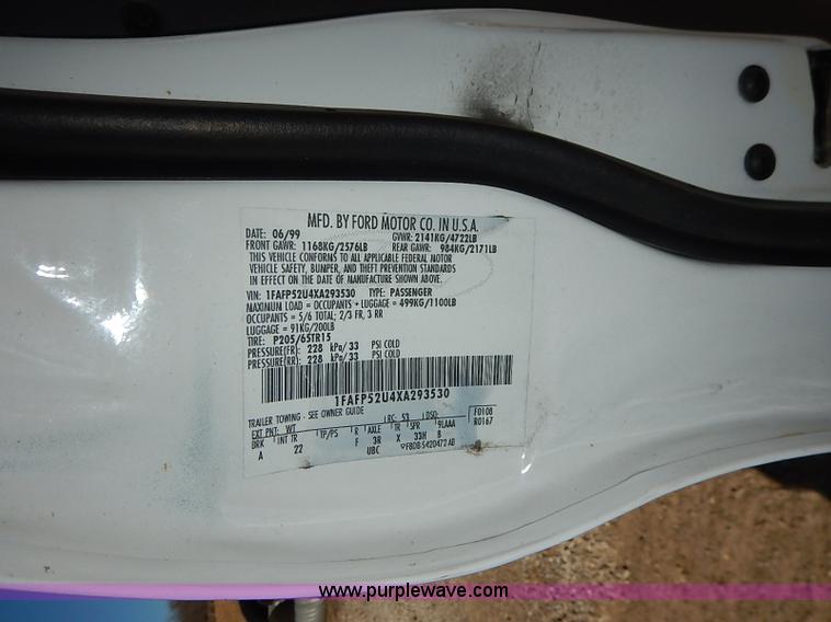 image for item K7051 1999 Ford Taurus LX