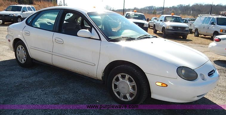 image for item K7053 1998 Ford Taurus LX