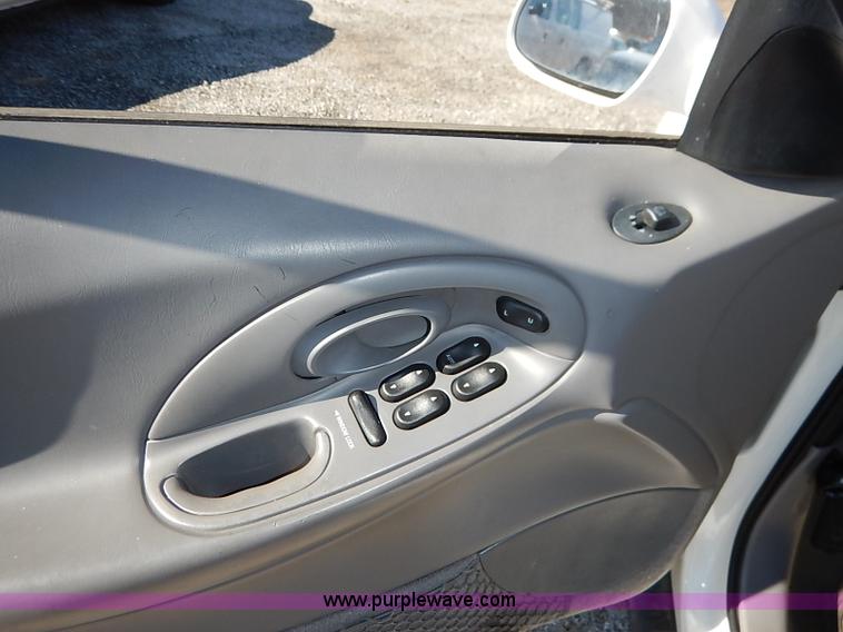 image for item K7053 1998 Ford Taurus LX